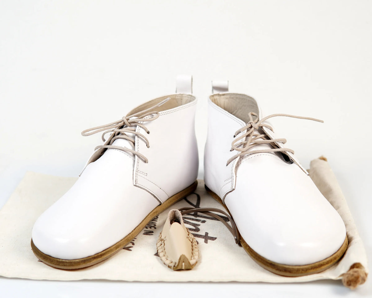 Smooth Barefoot Bootie Laces Shoes – Classic Sole — Leather Sole – White