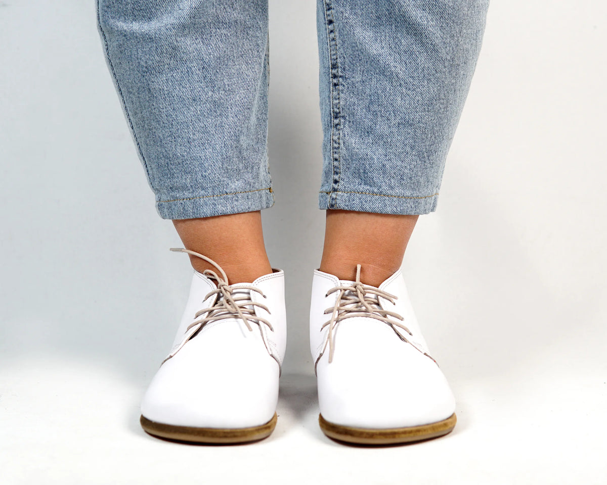 Smooth Barefoot Bootie Laces Shoes – Classic Sole — Leather Sole – White