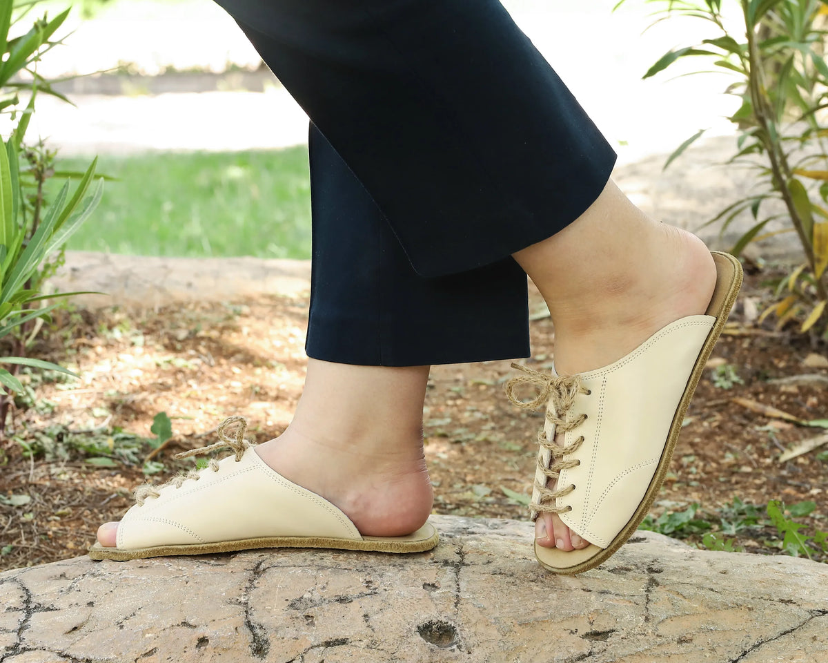 Smooth Barefoot Laces Sandals Shoes – Classic Sole — Leather Sole – Cream
