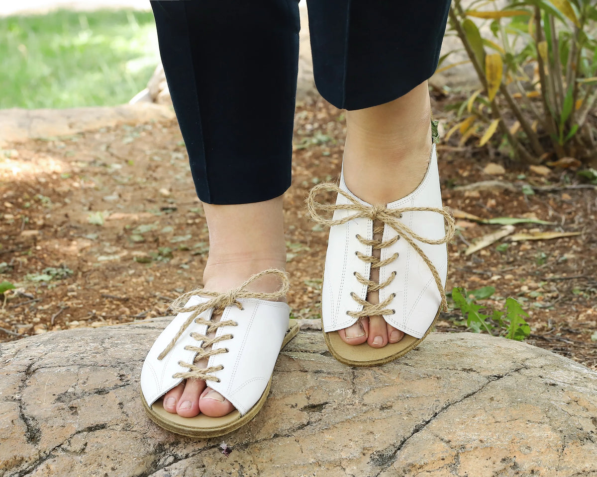 Smooth Barefoot Laces Sandals Shoes – Classic Sole — Leather Sole – White
