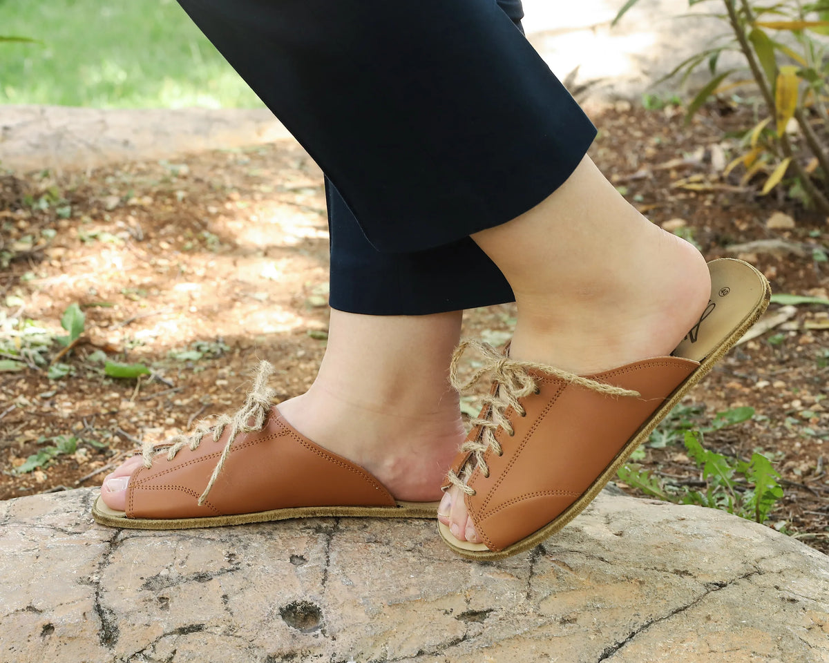 Smooth Barefoot Laces Sandals Shoes – Classic Sole — Leather Sole – Tan