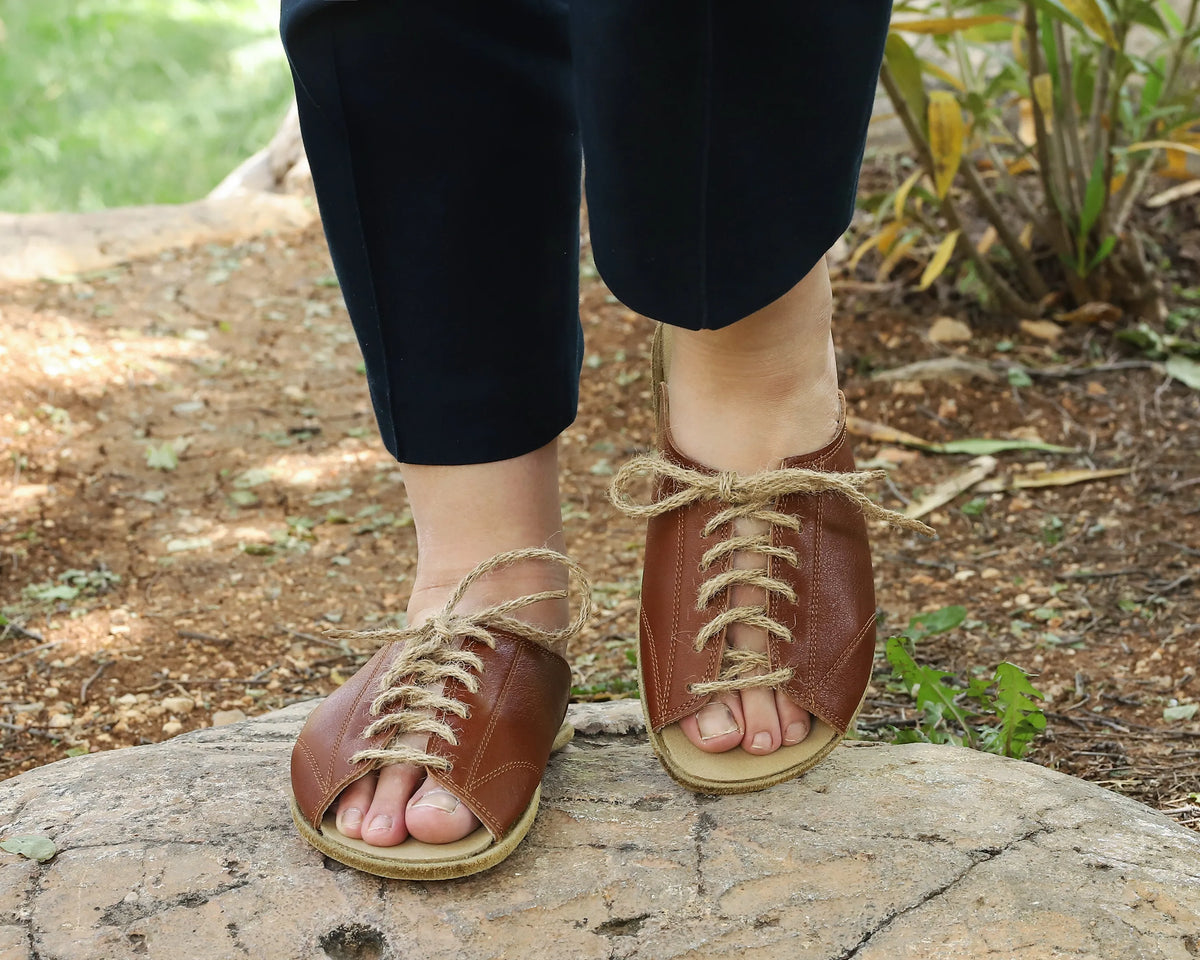 Smooth Barefoot Laces Sandals Shoes – Classic Sole — Leather Sole – Brown