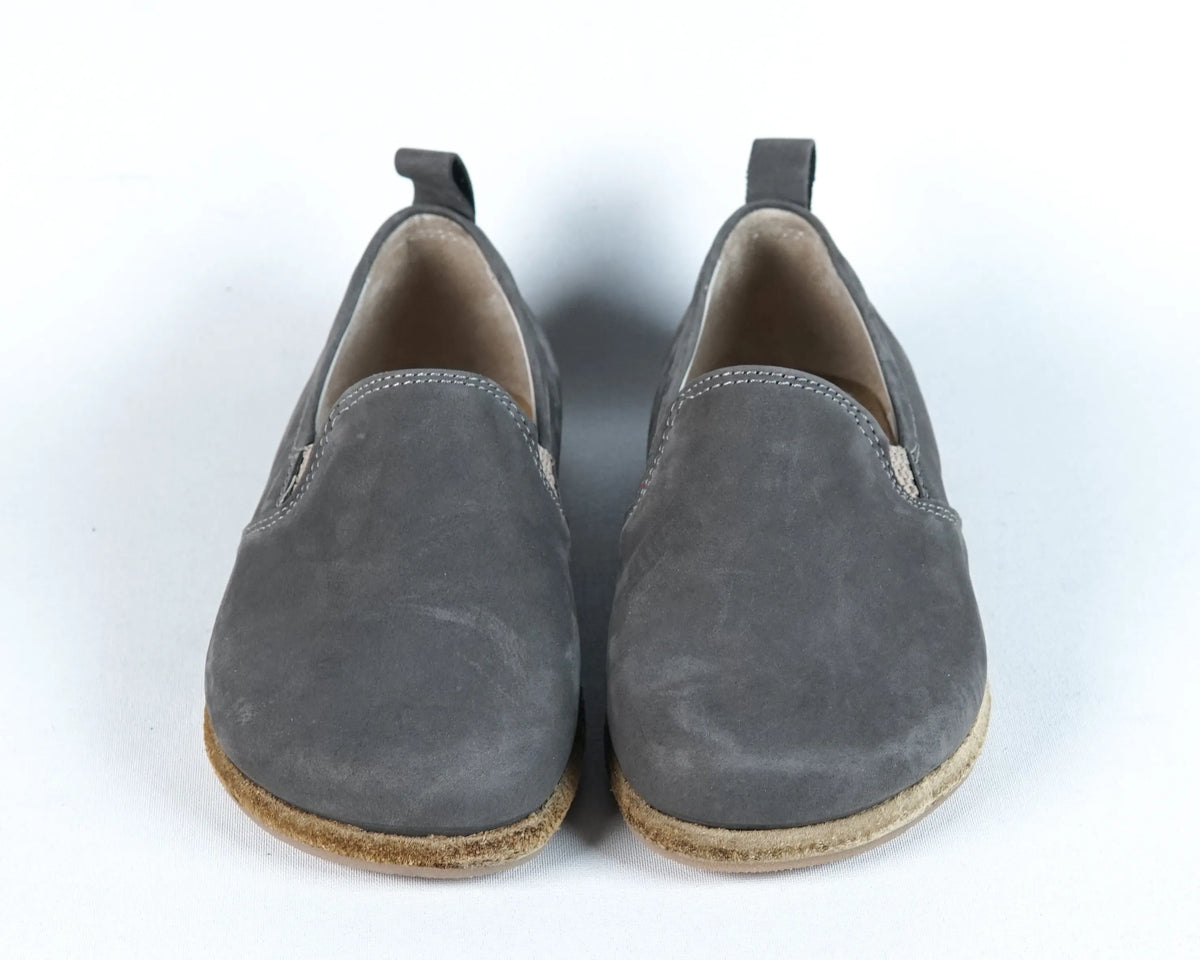 Nubuck Barefoot Ballet Shoes – Classic Sole — Leather Sole – Gray