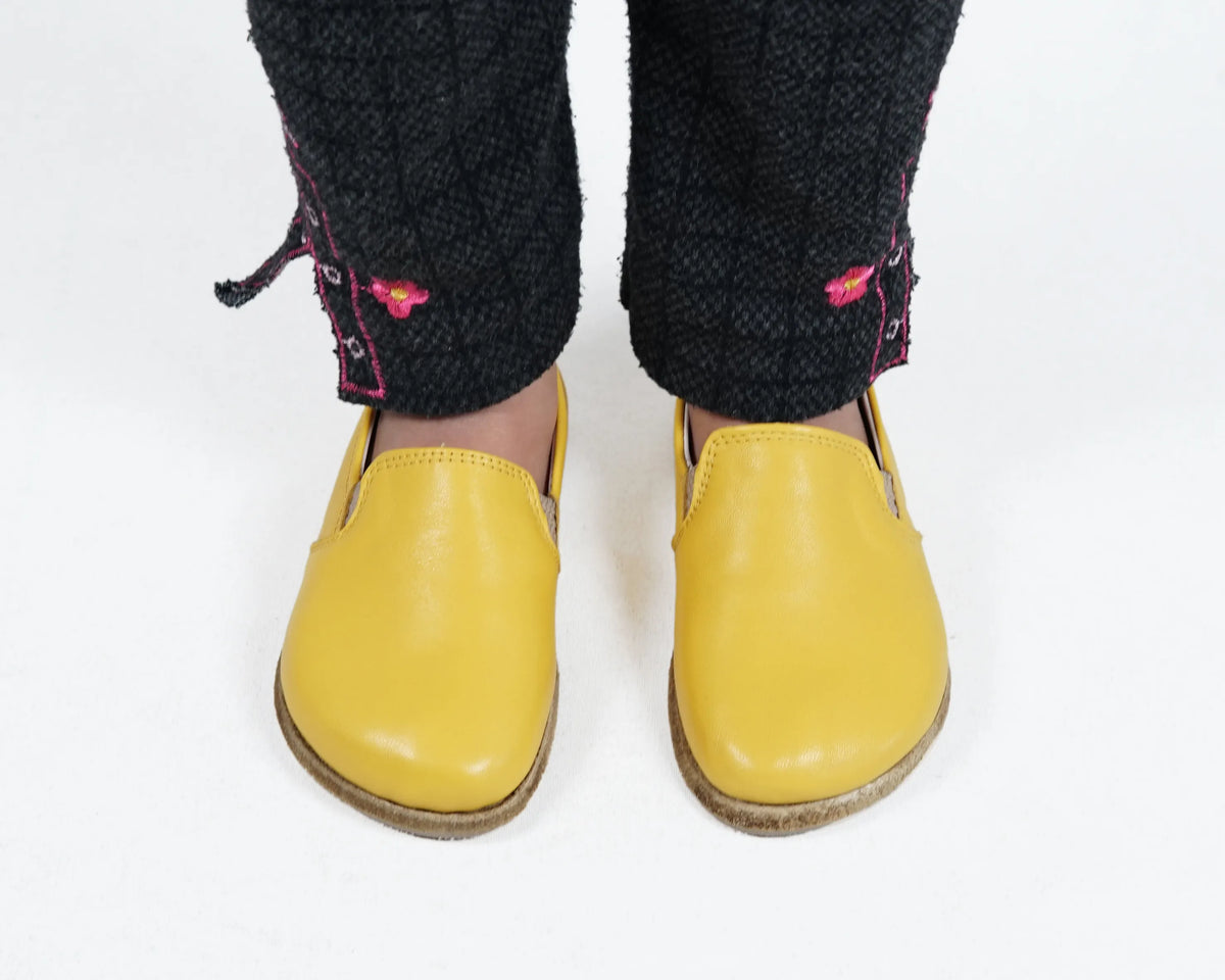 Smooth Barefoot Ballet Shoes – Classic Sole — Leather Sole – Yellow