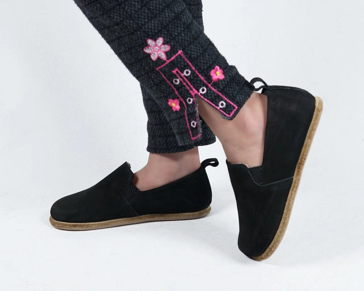 Nubuck Barefoot Ballet Shoes – Classic Sole — Leather Sole – Black