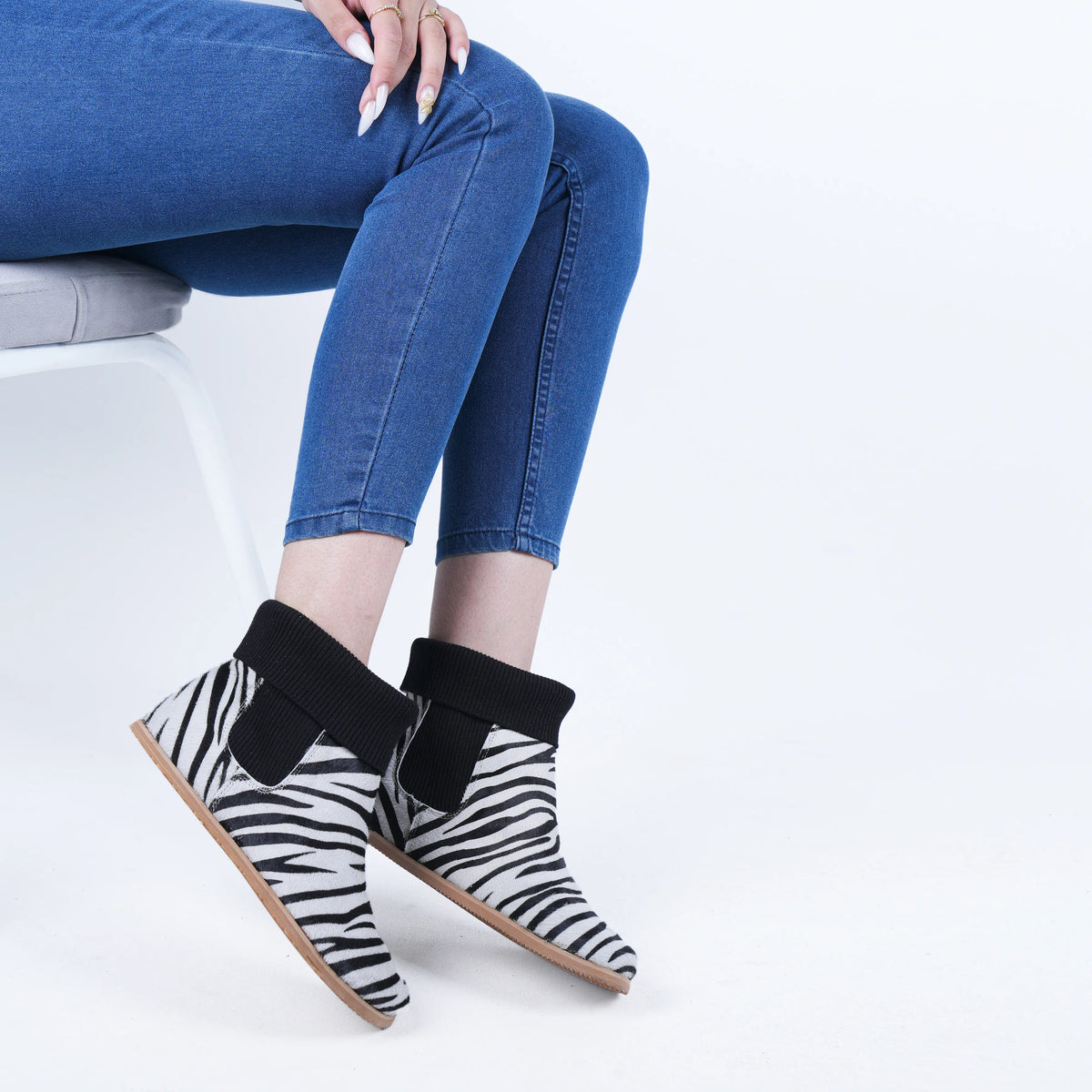 Hair Barefoot Socks Chelsea Shoes – Eva Outsole – Zebra