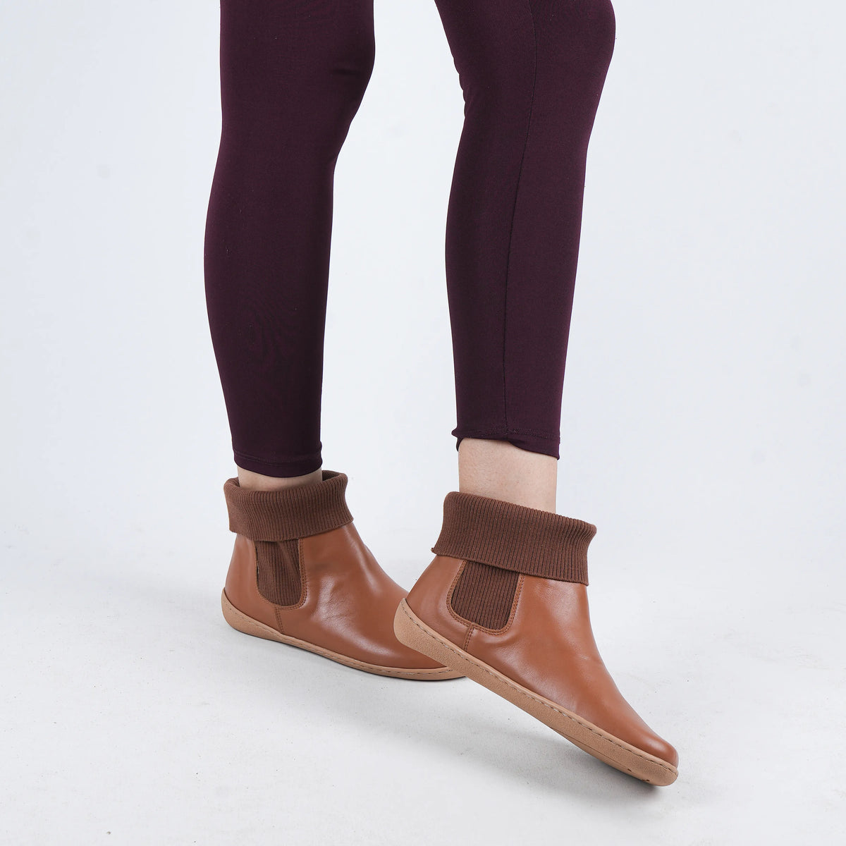 Smooth Barefoot Socks Chelsea Shoes – 6mm Rubber Sole – Tan
