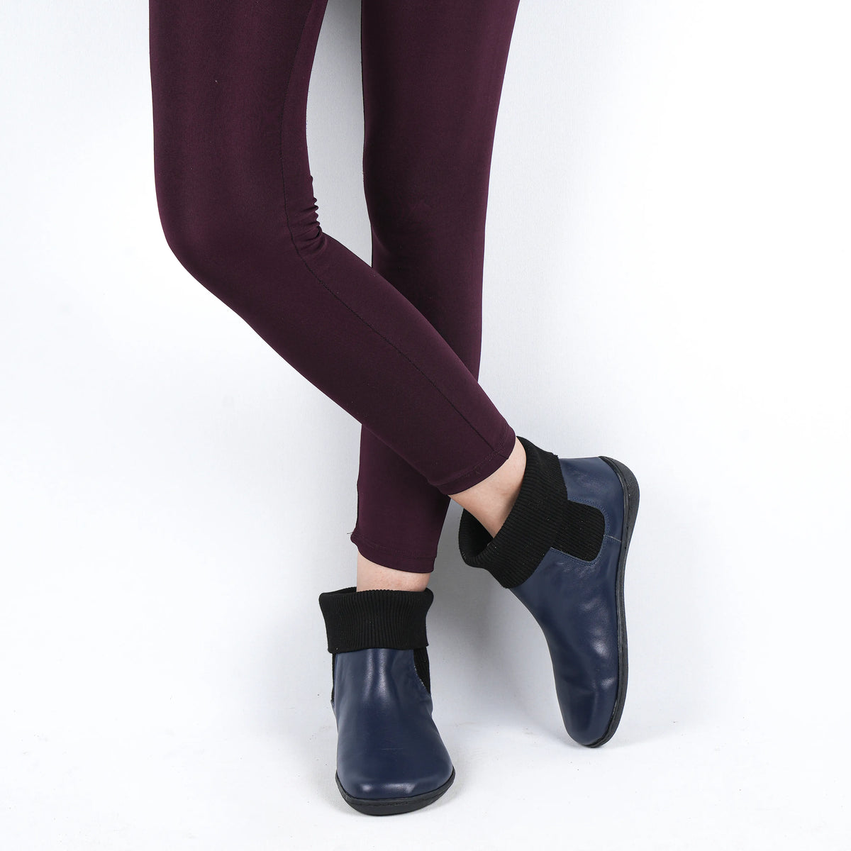 Smooth Barefoot Socks Chelsea Shoes – 6mm Rubber Sole – Navy Blue