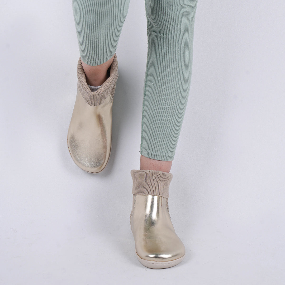 Bright Barefoot Socks Chelsea Shoes – 6mm Rubber Sole – Gold