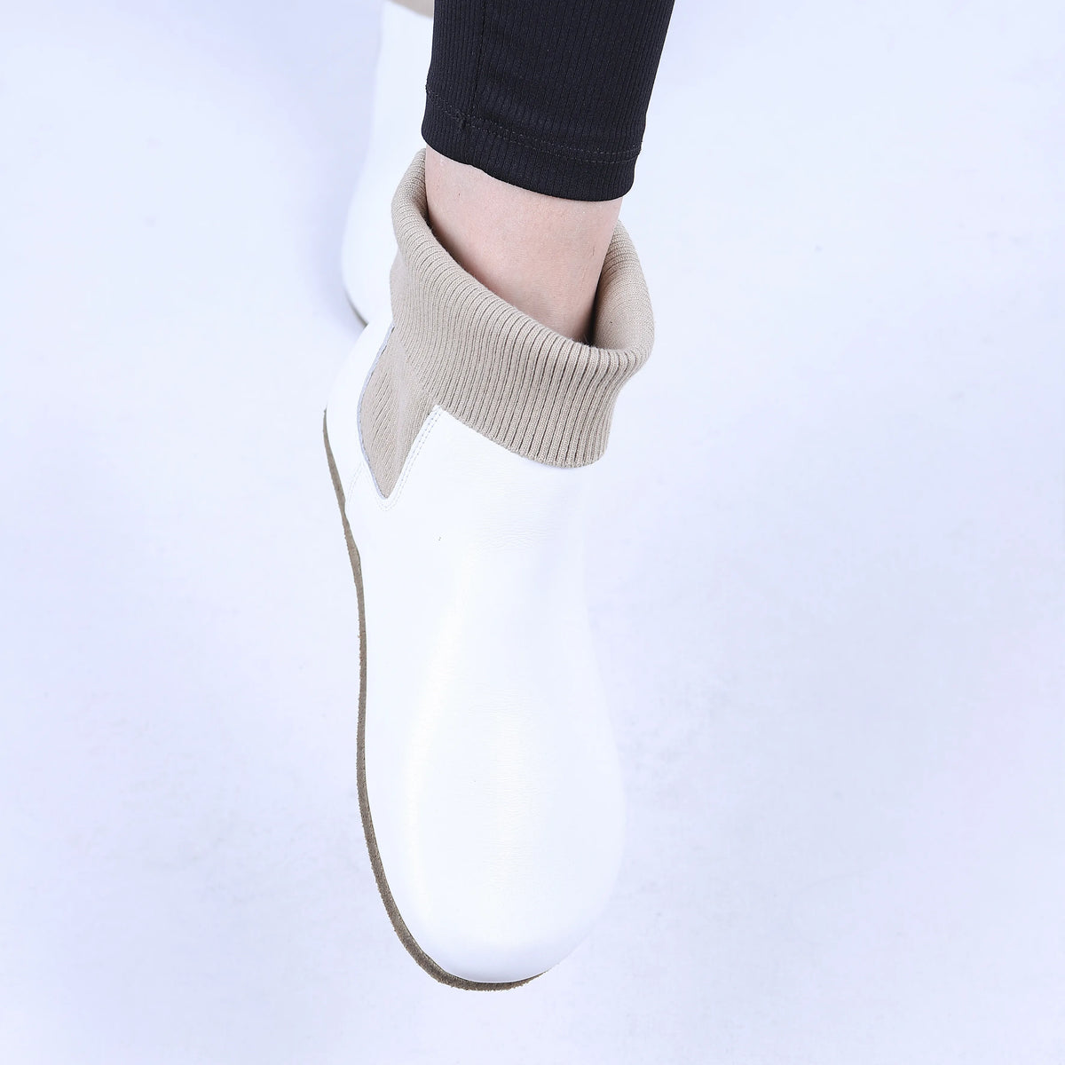 Smooth Barefoot Socks Chelsea Shoes – Classic Sole — Leather Sole – White