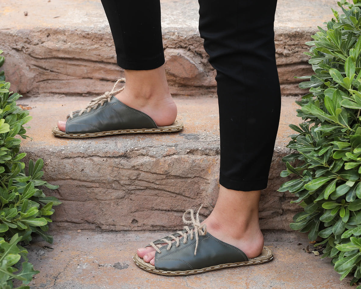 Smooth Barefoot Laces Sandals Shoes — Leather Sole – Olive Green
