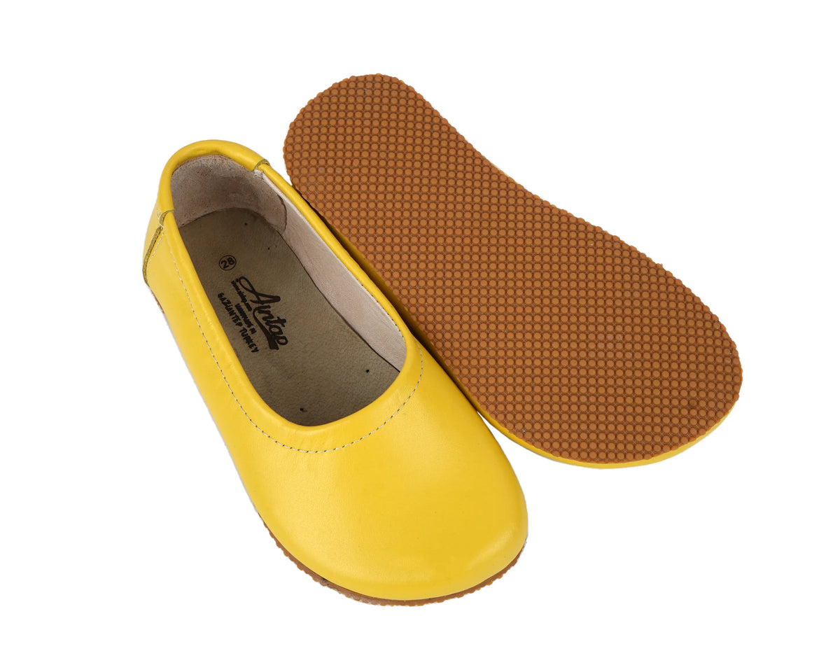 Smooth Barefoot Ballet Shoes – Rubber Sole – Yellow