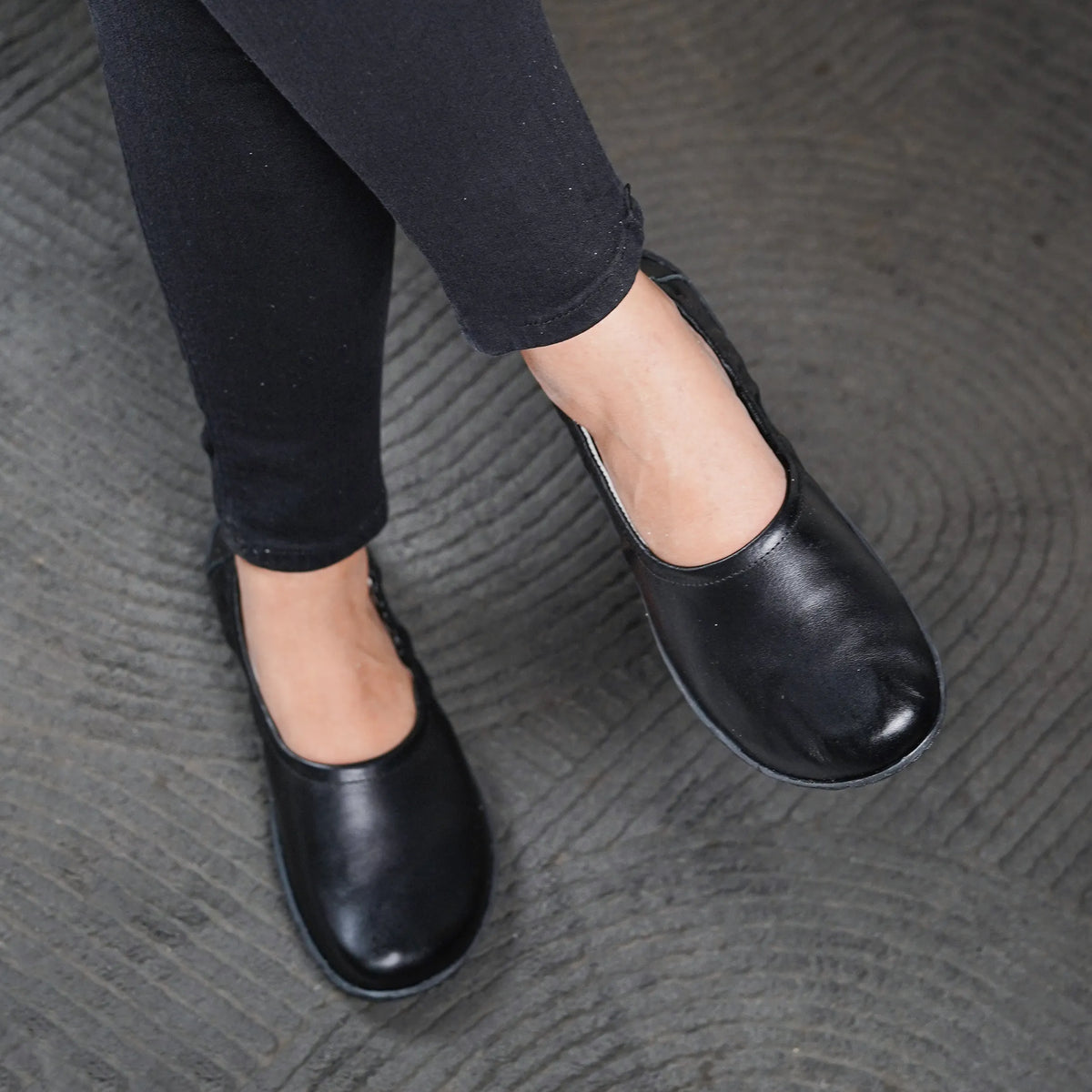 Smooth Barefoot Ballet Shoes –6 mm Rubber Sole – Black