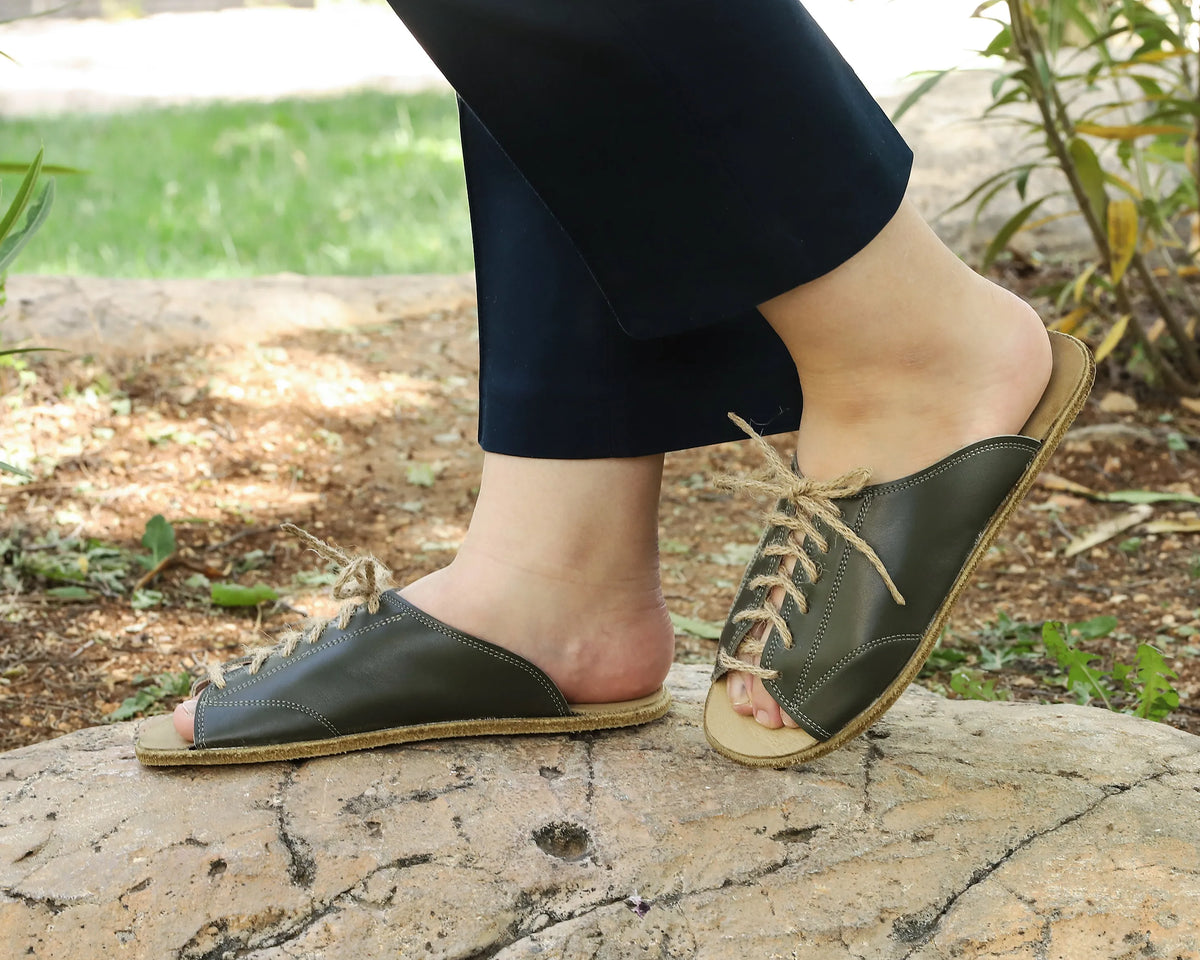 Smooth Barefoot Laces Sandals Shoes – Classic Sole — Leather Sole – Olive Green