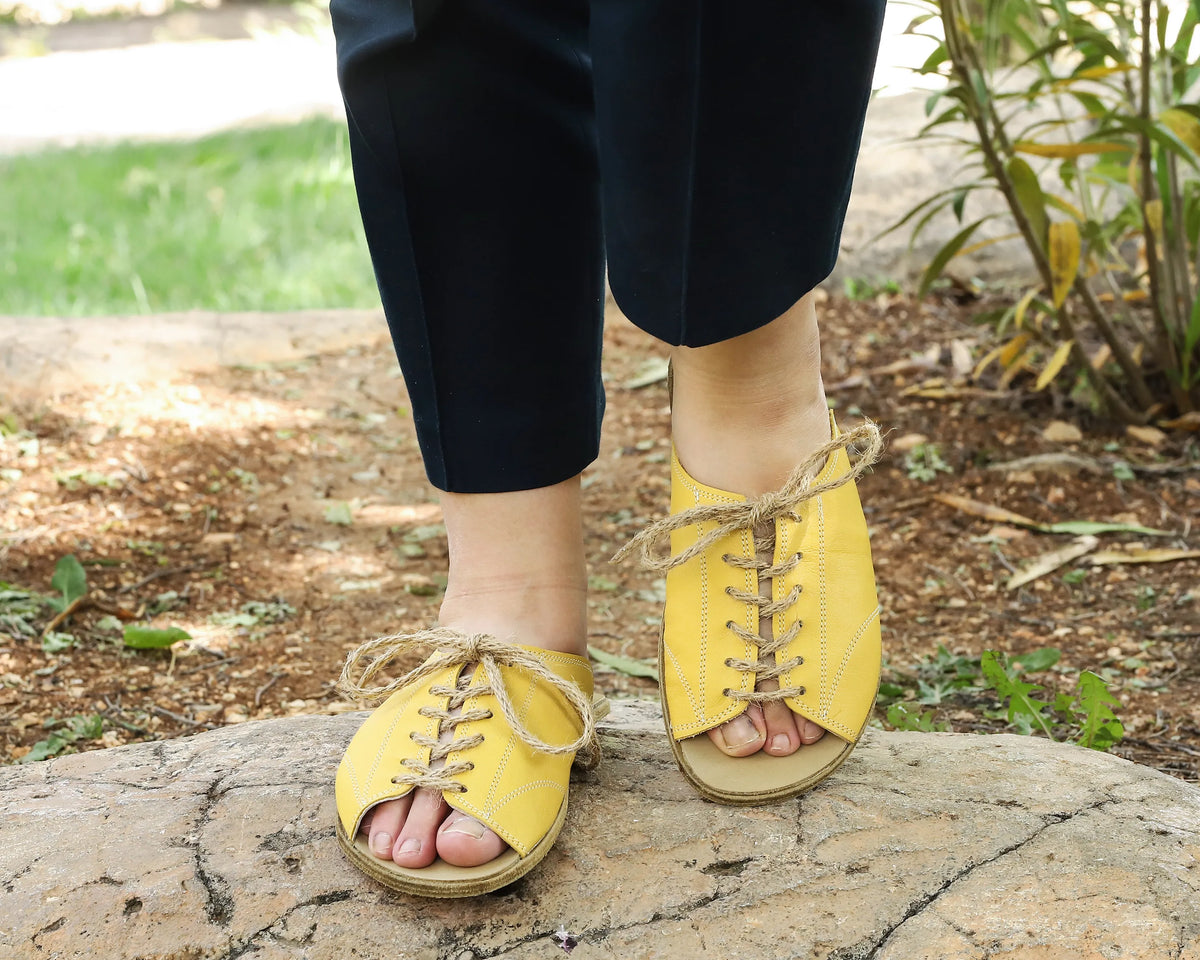 Smooth Barefoot Laces Sandals Shoes – Classic Sole — Leather Sole – Yellow