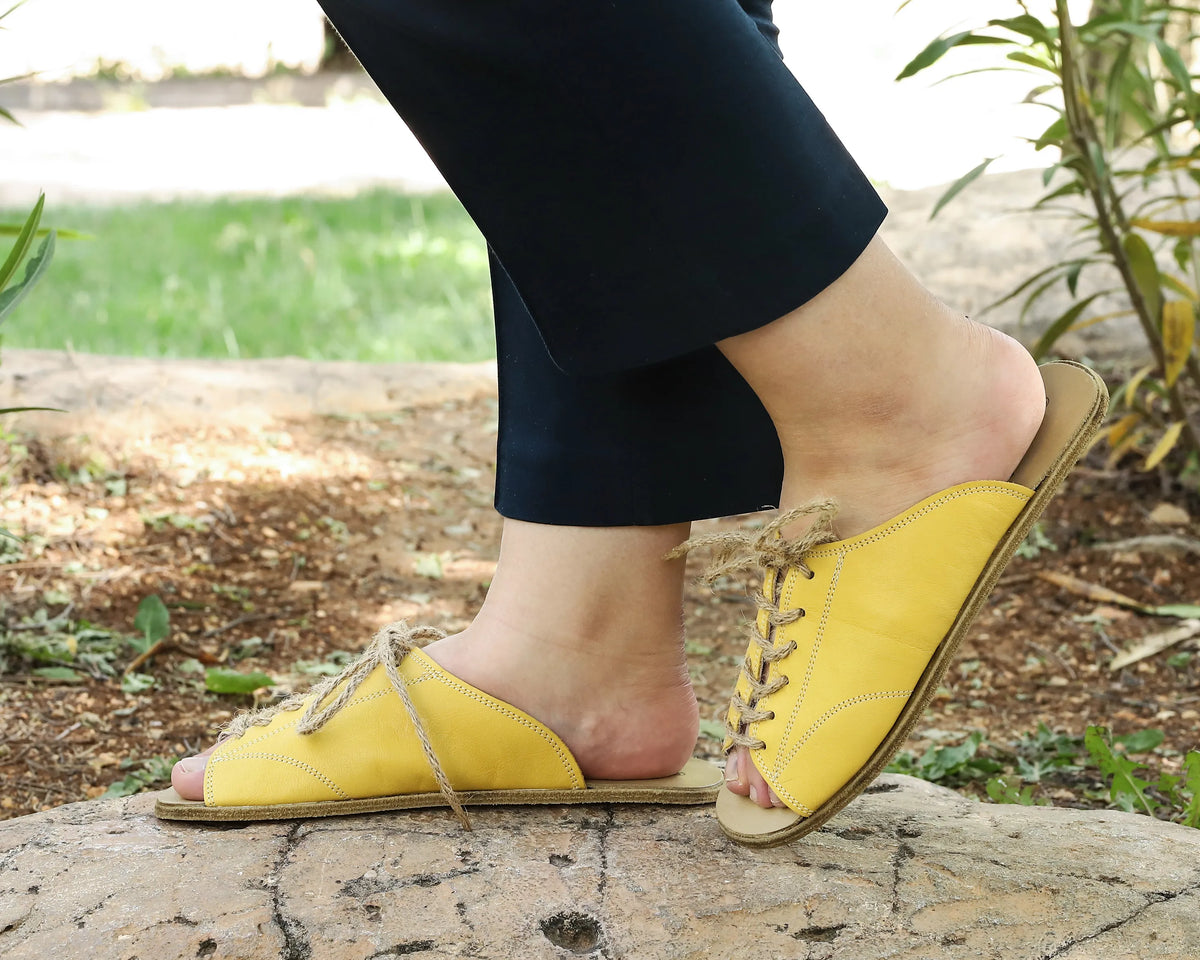 Smooth Barefoot Laces Sandals Shoes – Classic Sole — Leather Sole – Yellow