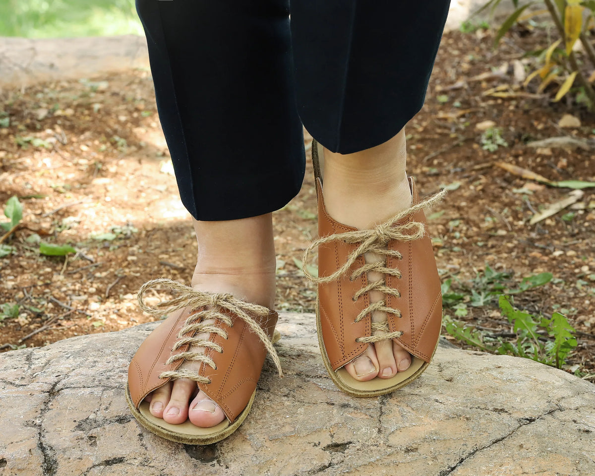 Smooth Barefoot Laces Sandals Shoes – Classic Sole — Leather Sole – Tan