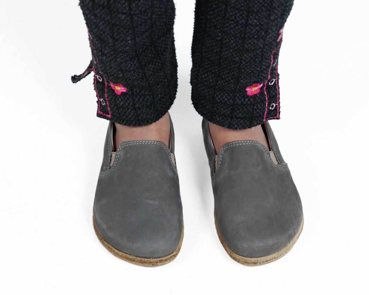 Nubuck Barefoot Ballet Shoes – Classic Sole — Leather Sole – Gray