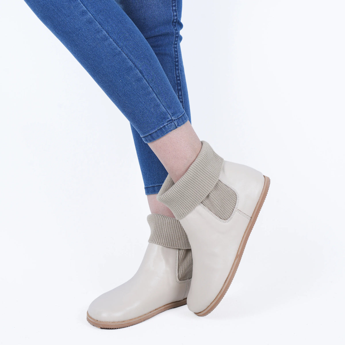 Smooth Barefoot Socks Chelsea Shoes – Eva Outsole – Cream