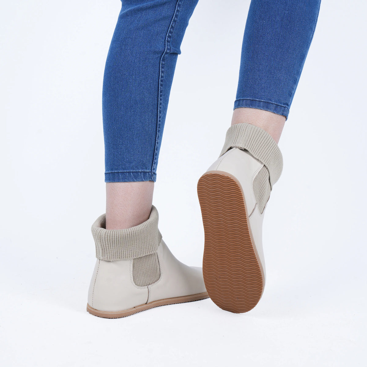 Smooth Barefoot Socks Chelsea Shoes – Eva Outsole – Cream