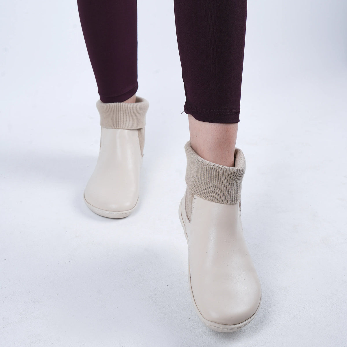 Smooth Barefoot Socks Chelsea Shoes – 6mm Rubber Sole – Cream