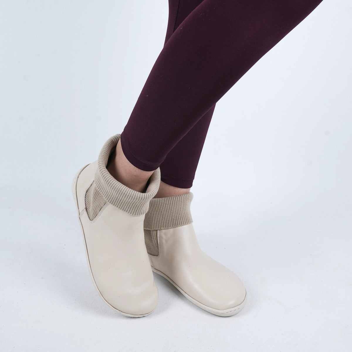 Smooth Barefoot Socks Chelsea Shoes – 6mm Rubber Sole – Cream