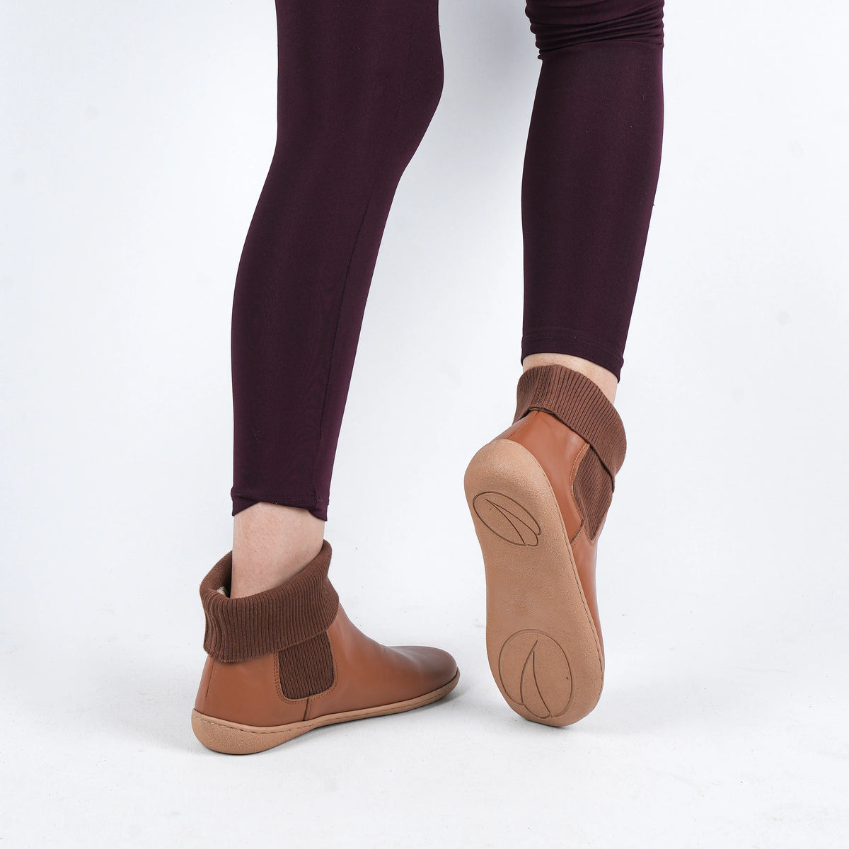 Smooth Barefoot Socks Chelsea Shoes – 6mm Rubber Sole – Tan