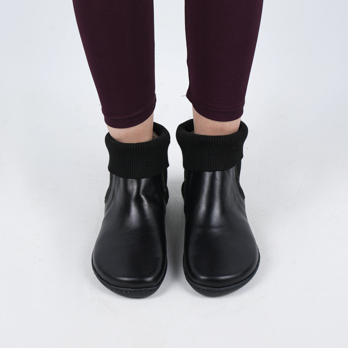 Smooth Barefoot Socks Chelsea Shoes – 6mm Rubber Sole – Black