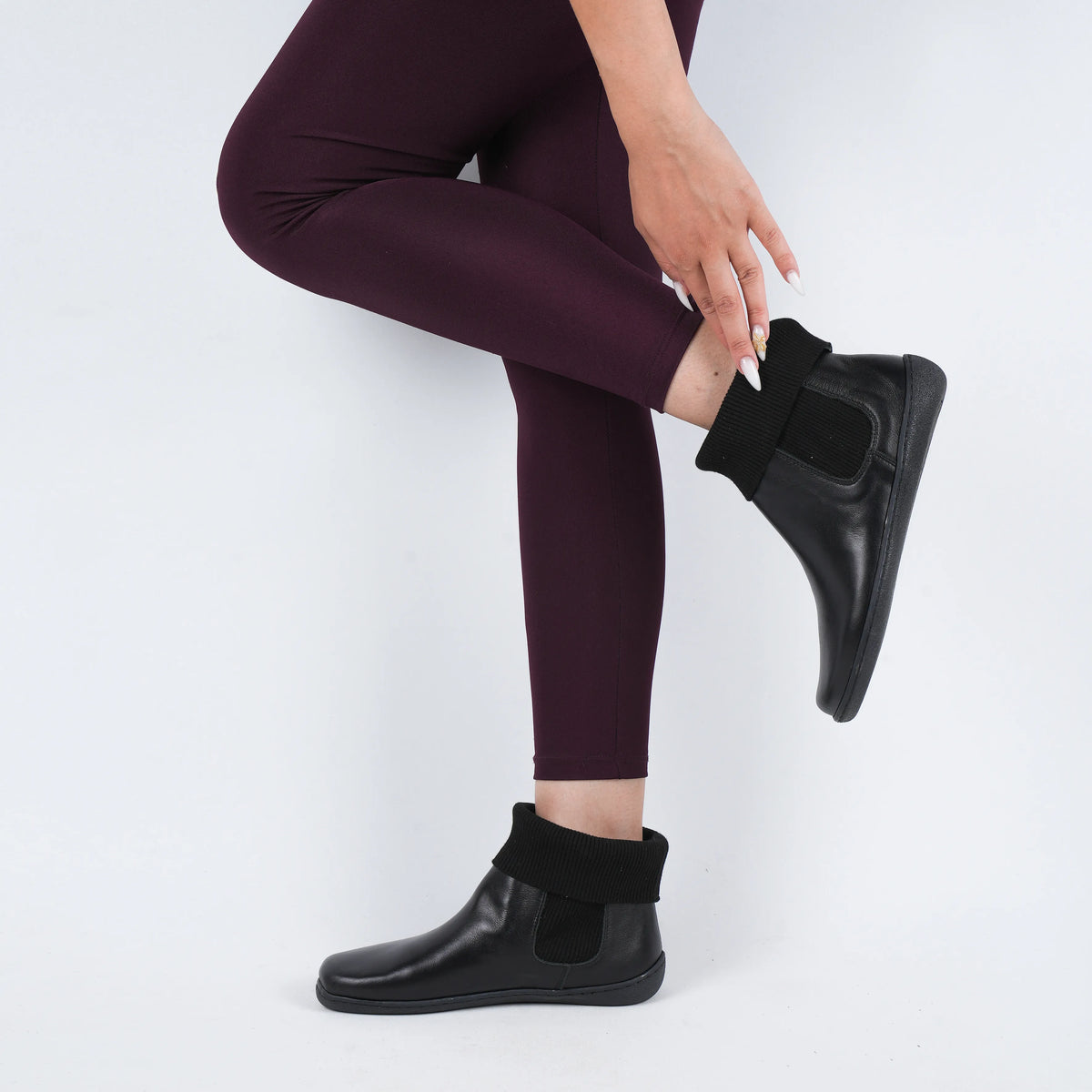 Smooth Barefoot Socks Chelsea Shoes – 6mm Rubber Sole – Black