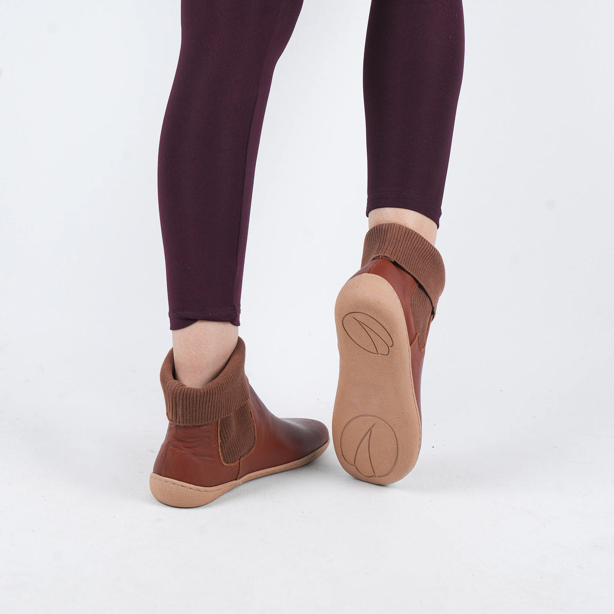 Smooth Barefoot Socks Chelsea Shoes – 6mm Rubber Sole – Brown