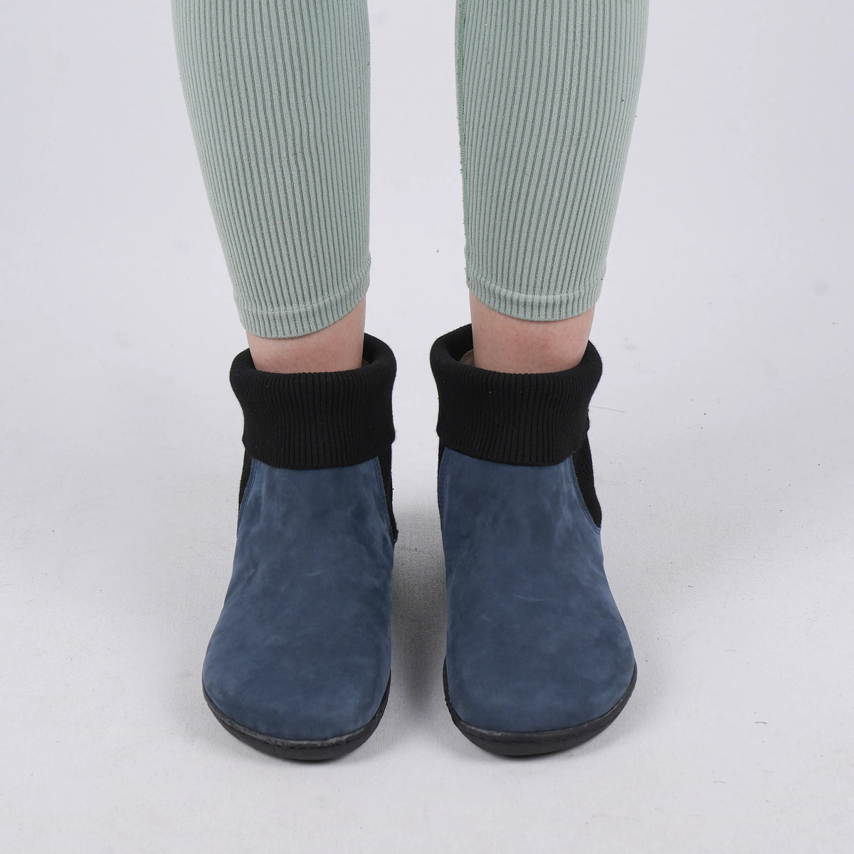 Nubuck Barefoot Socks Chelsea Shoes – 6mm Rubber Sole – Jeans