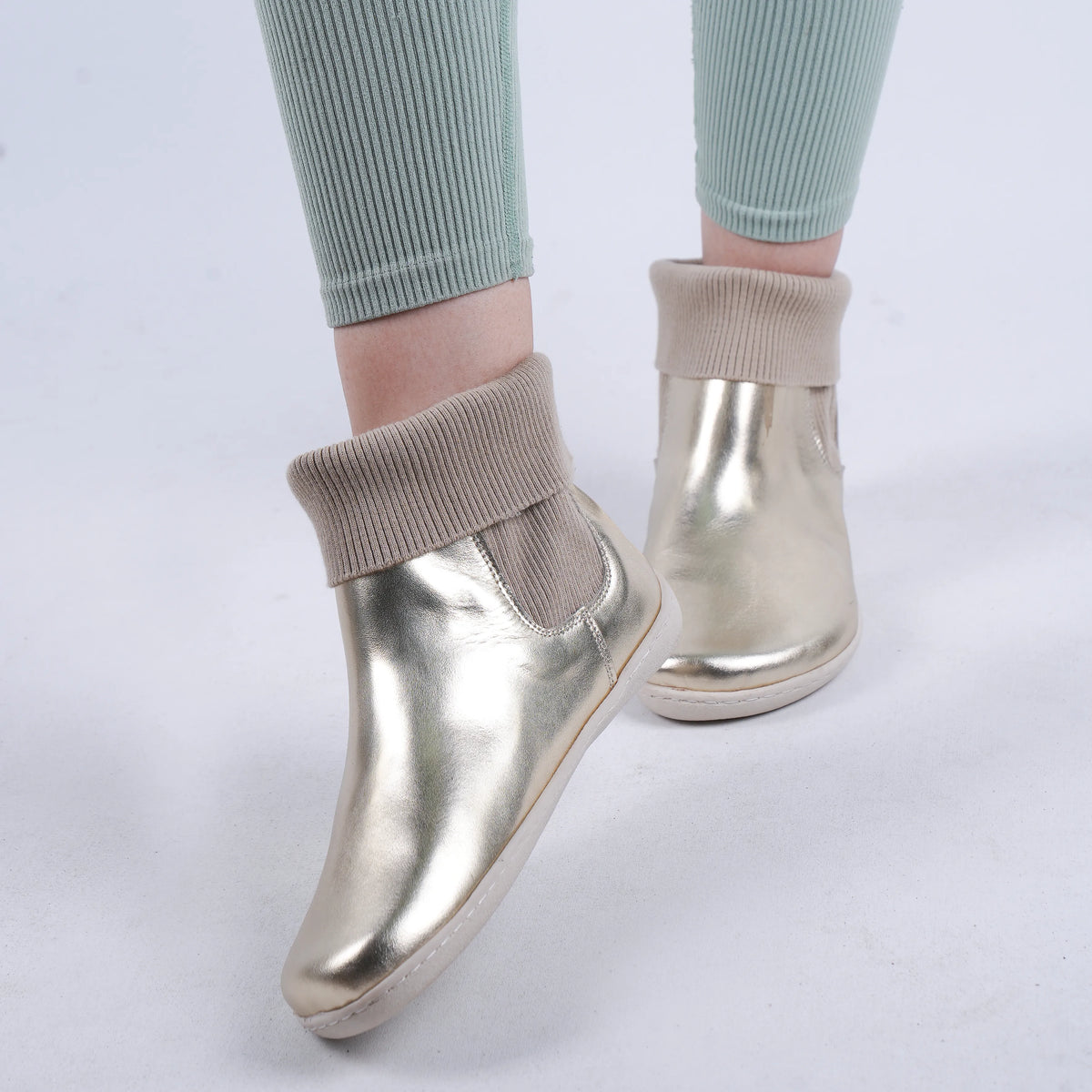 Bright Barefoot Socks Chelsea Shoes – 6mm Rubber Sole – Gold