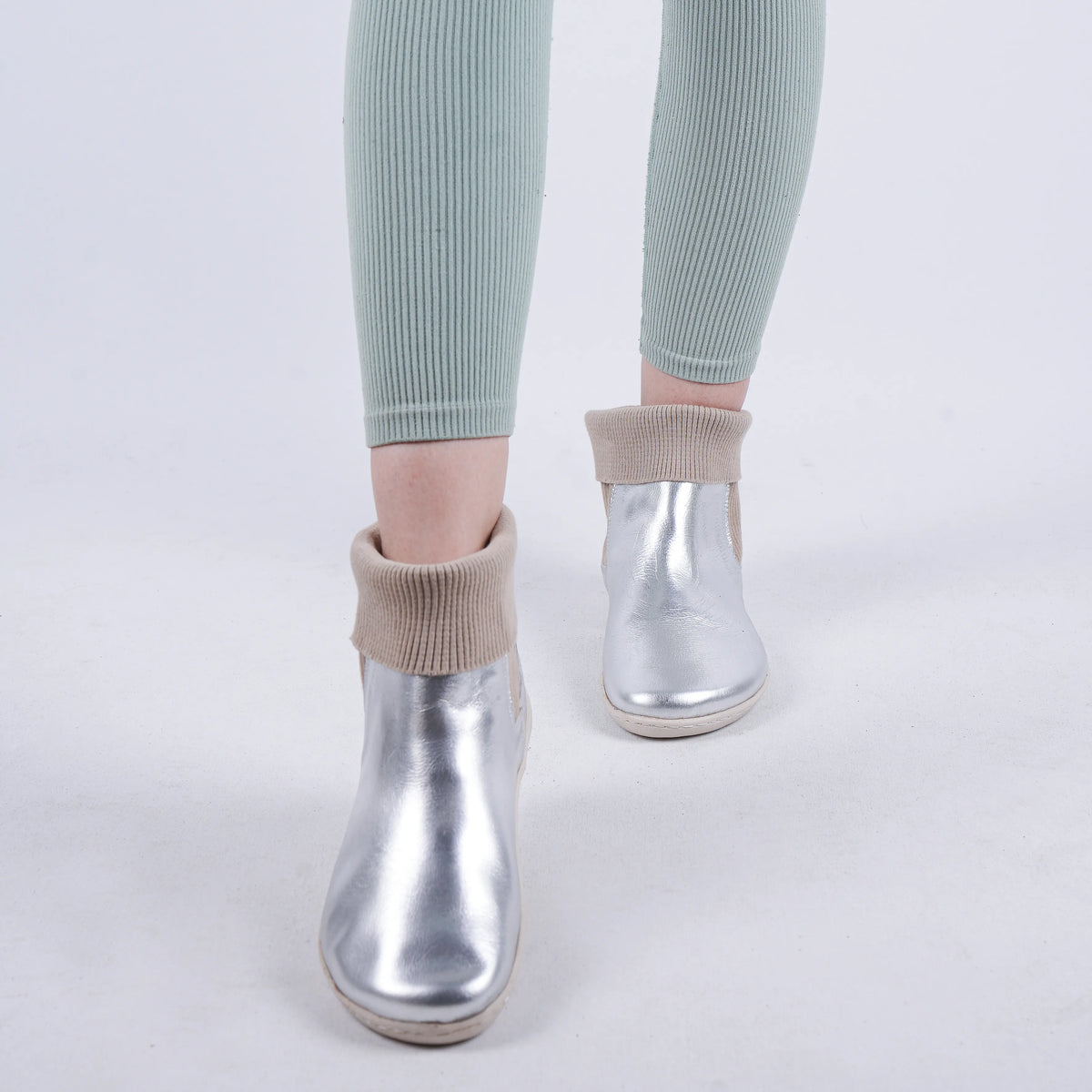 Bright Barefoot Socks Chelsea Shoes – 6mm Rubber Sole – Silver
