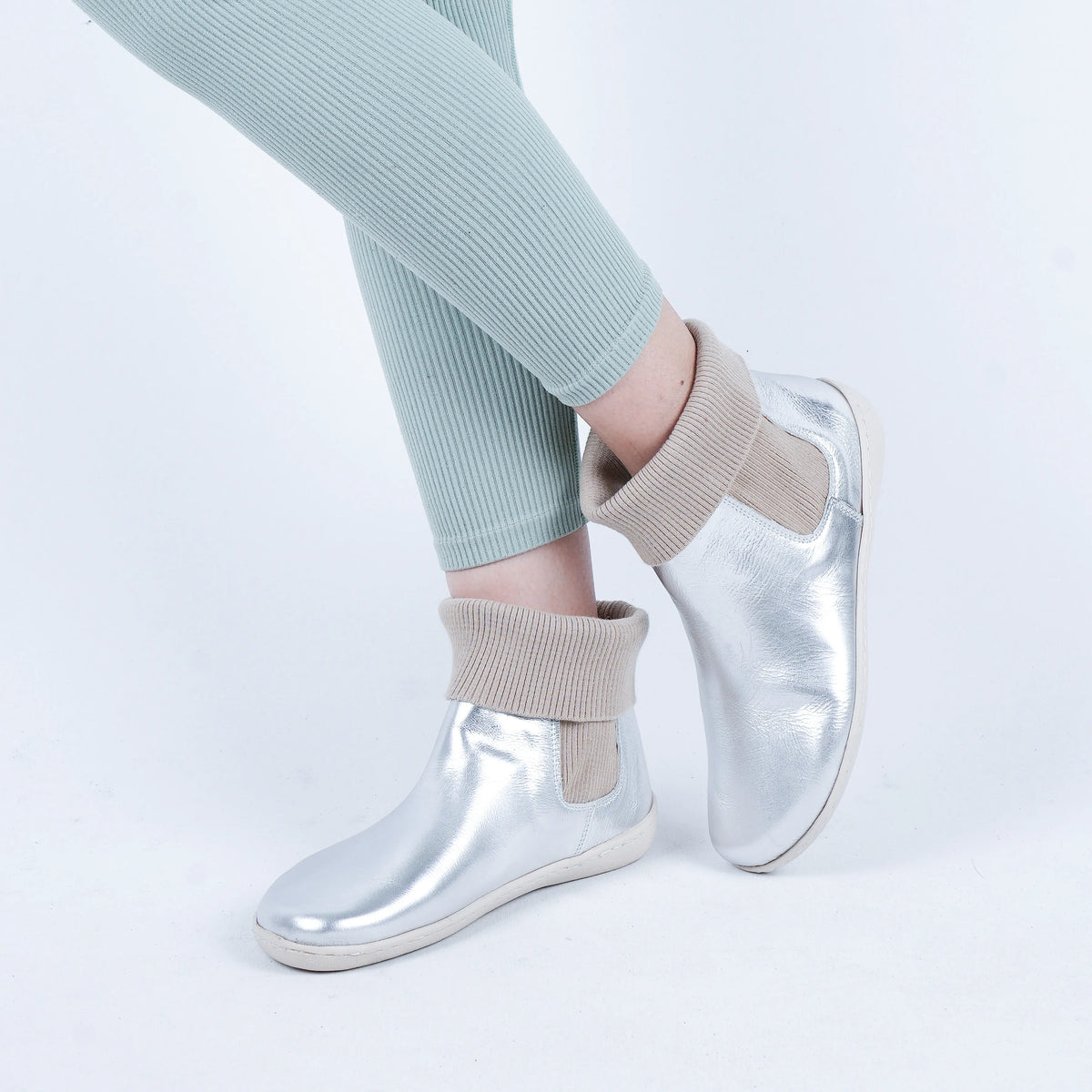 Bright Barefoot Socks Chelsea Shoes – 6mm Rubber Sole – Silver
