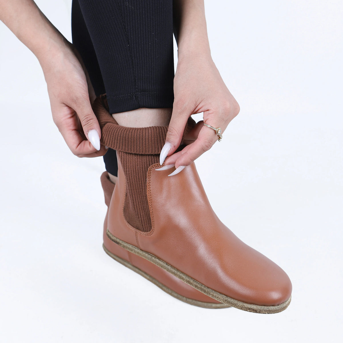 Smooth Barefoot Socks Chelsea Shoes – Classic Sole — Leather Sole – Tan