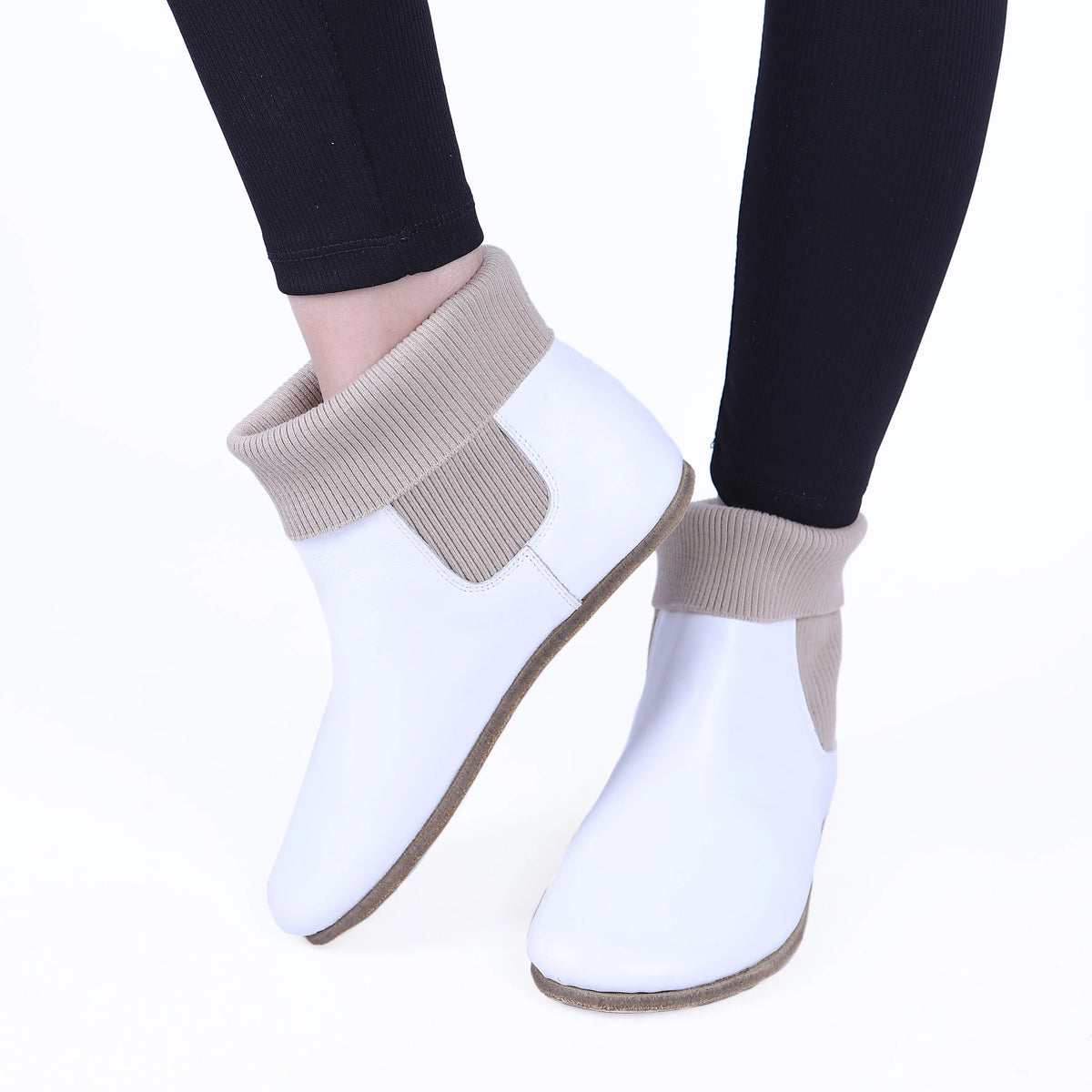 Smooth Barefoot Socks Chelsea Shoes – Classic Sole — Leather Sole – White