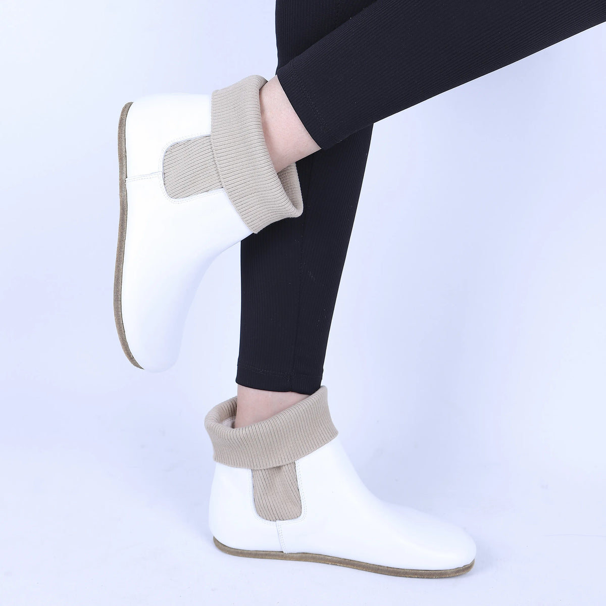 Smooth Barefoot Socks Chelsea Shoes – Classic Sole — Leather Sole – White