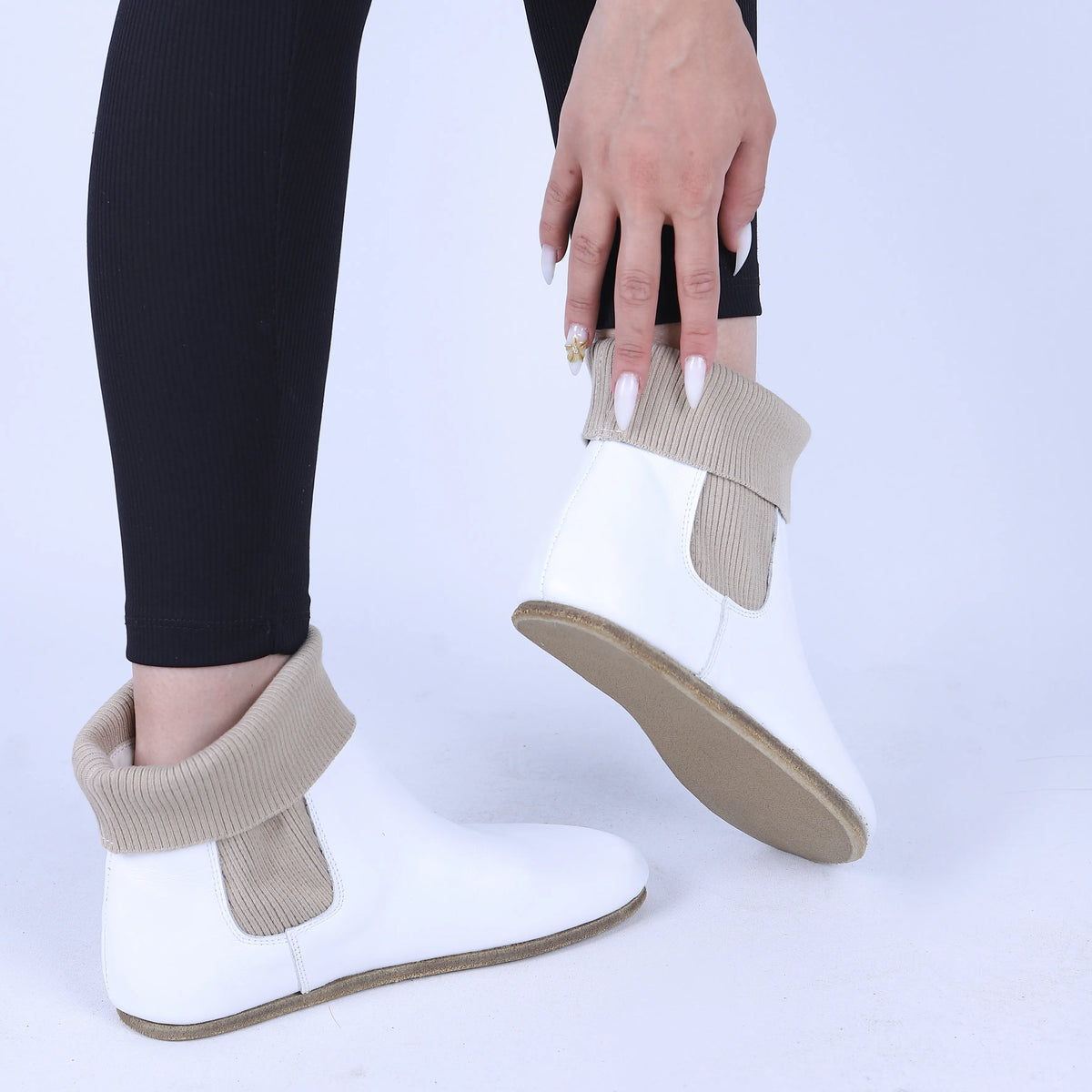 Smooth Barefoot Socks Chelsea Shoes – Classic Sole — Leather Sole – White