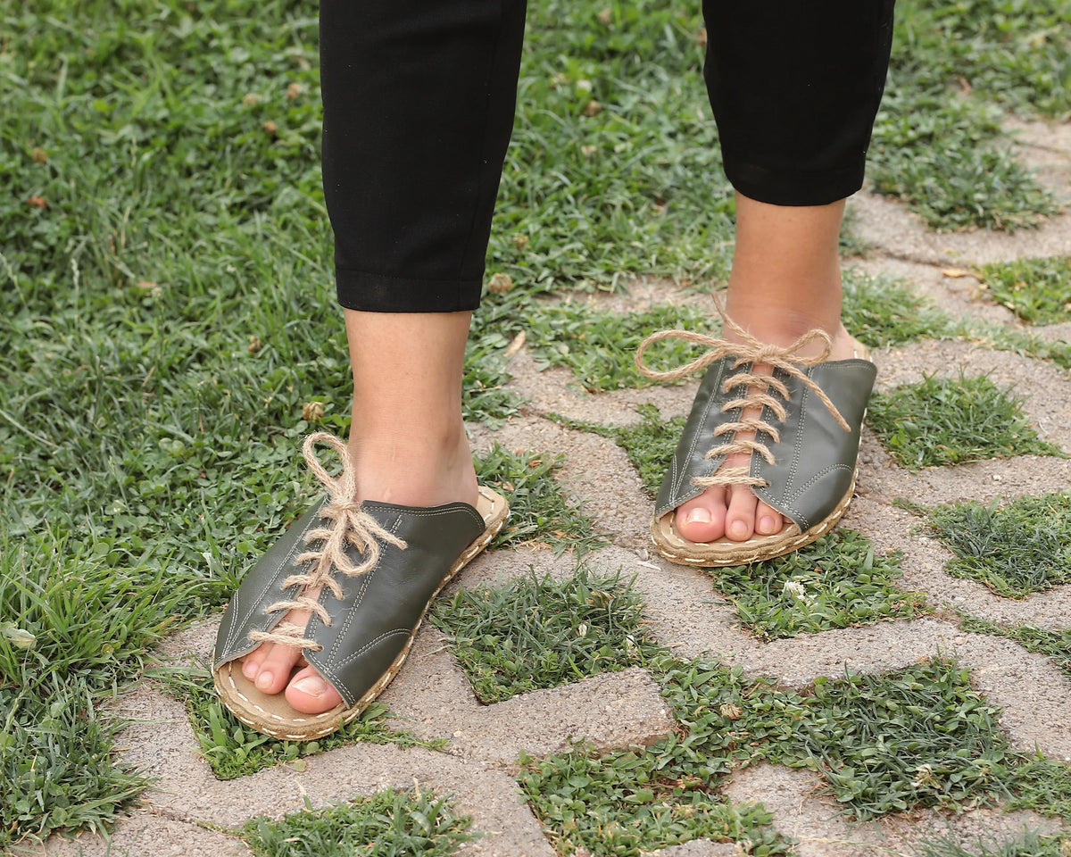 Smooth Barefoot Laces Sandals Shoes — Leather Sole – Olive Green