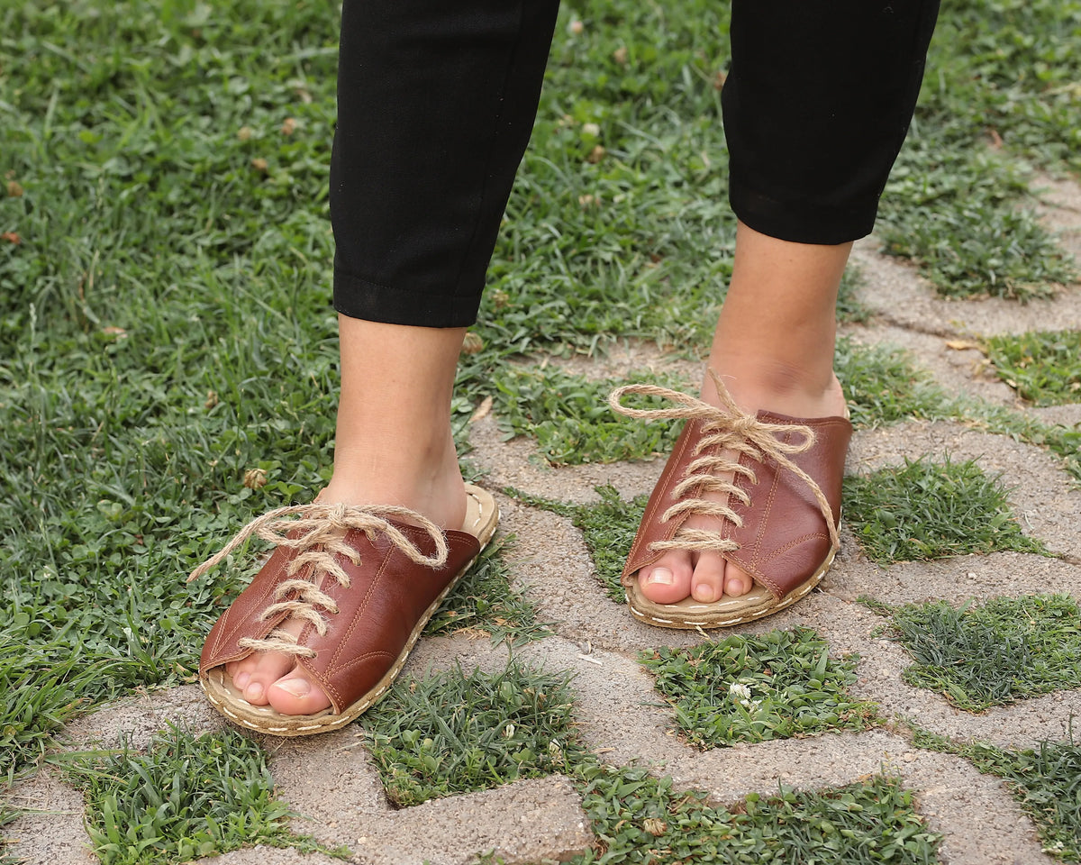 Smooth Barefoot Laces Sandals Shoes — Leather Sole – Brown