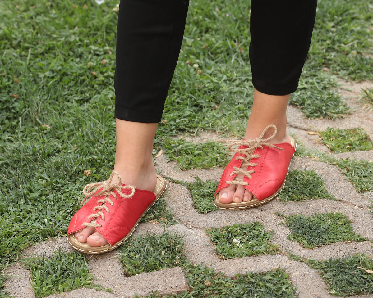 Smooth Barefoot Laces Sandals Shoes — Leather Sole – Red