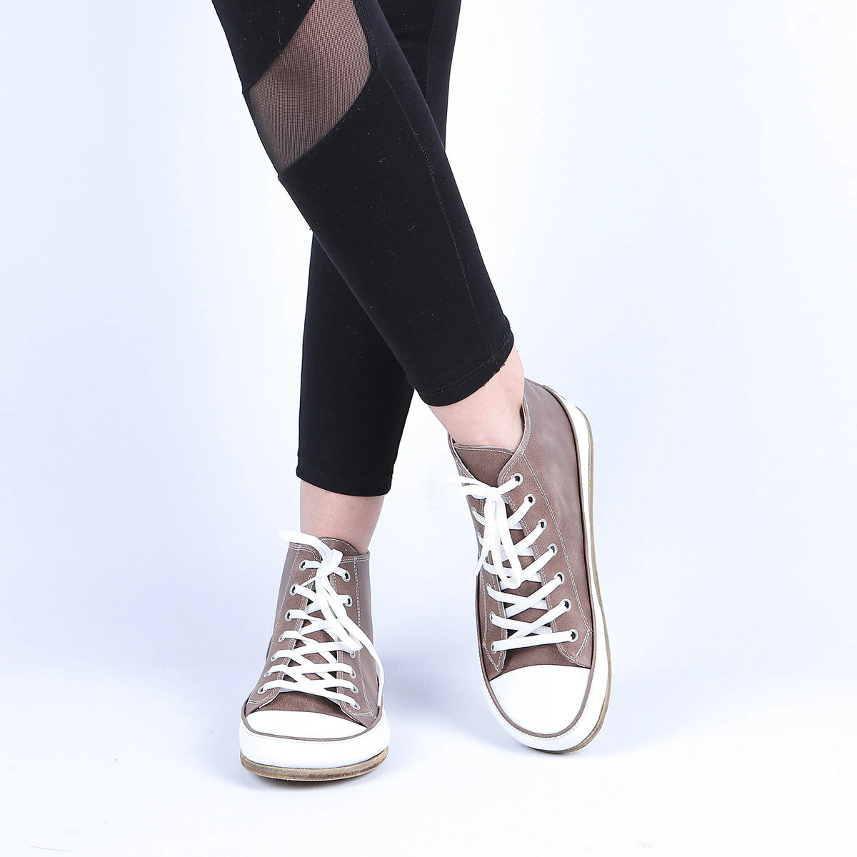 Crazy Barefoot Long Boots Converse Shoes – Classic Sole — Leather Sole – Beige Bizon