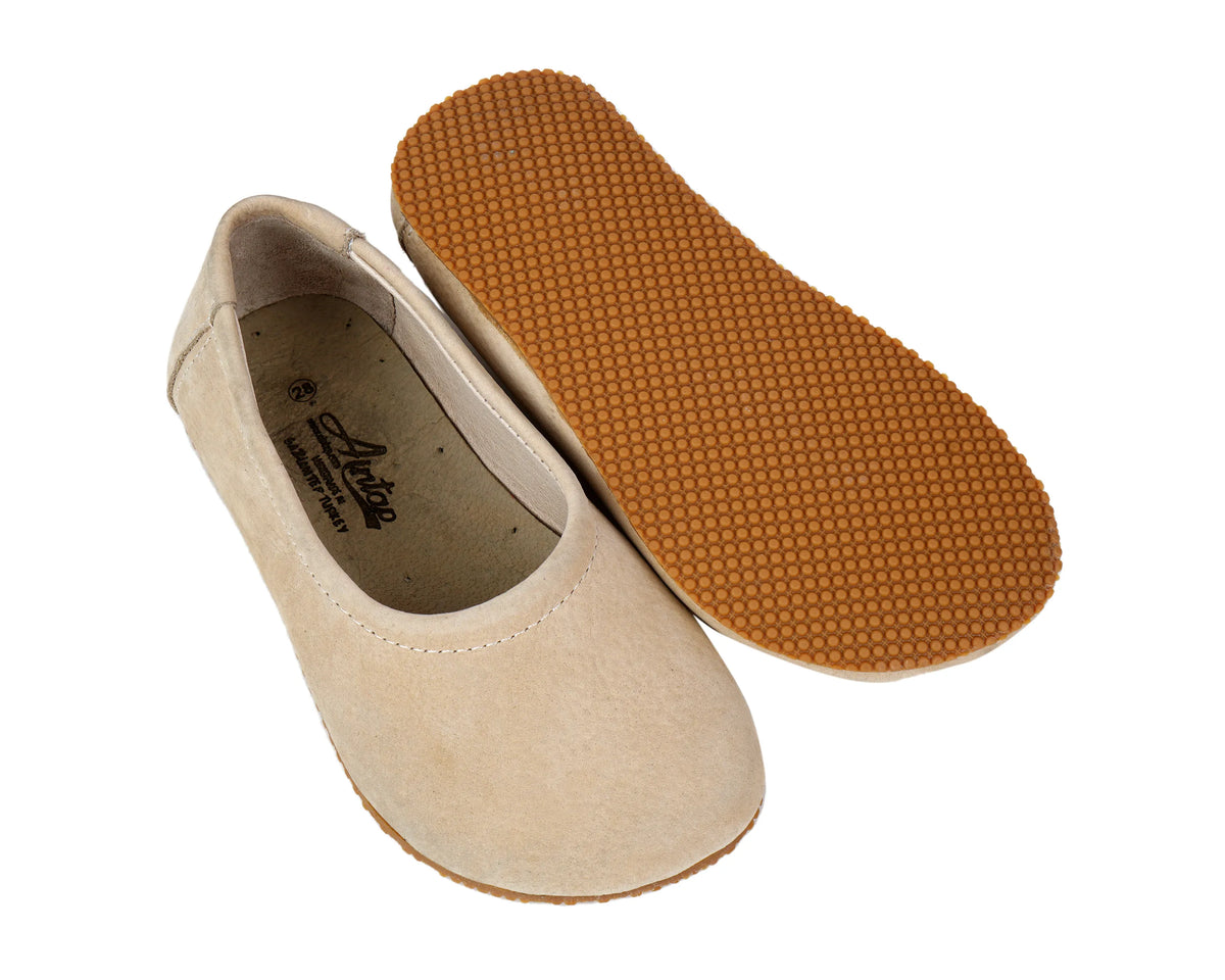Nubuck Barefoot Ballet Shoes – Rubber Sole – Cream
