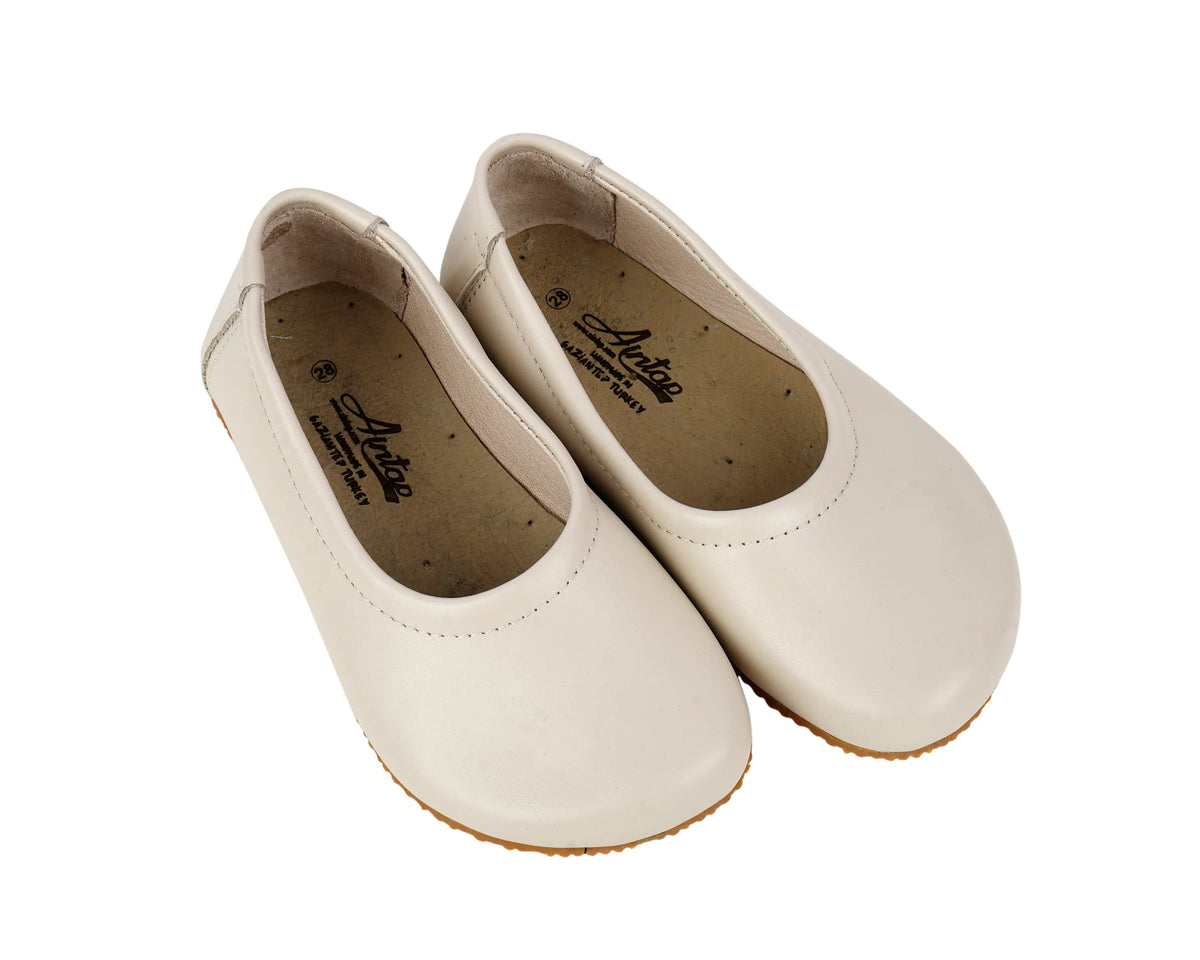 Smooth Barefoot Ballet Shoes – Rubber Sole – Cream