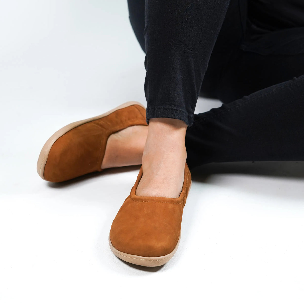 Nubuck Barefoot Ballet Shoes – 6 mm Rubber Sole – Tan