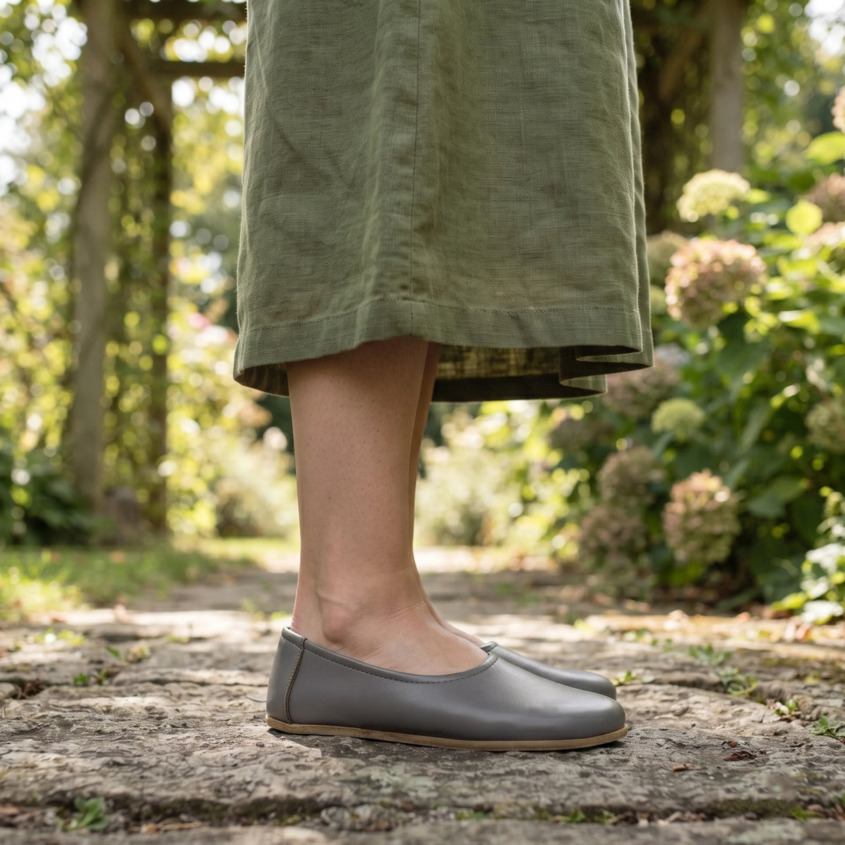 Smooth Barefoot Ballet Shoes – Classic Sole — Leather Sole – Gray