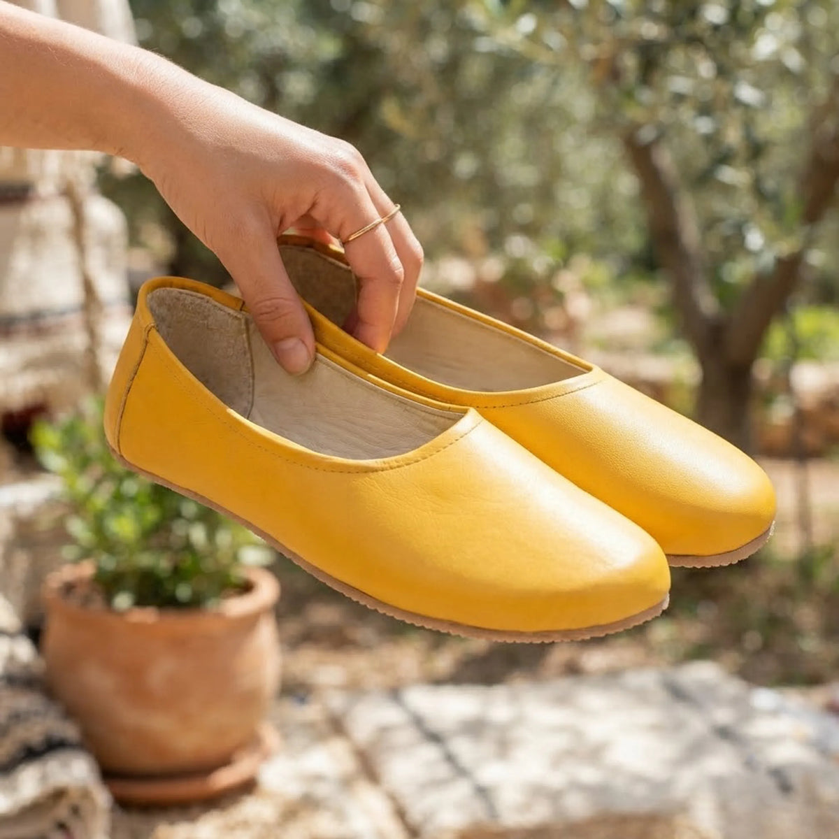 Smooth Barefoot Ballet Shoes – Rubber Sole – Yellow