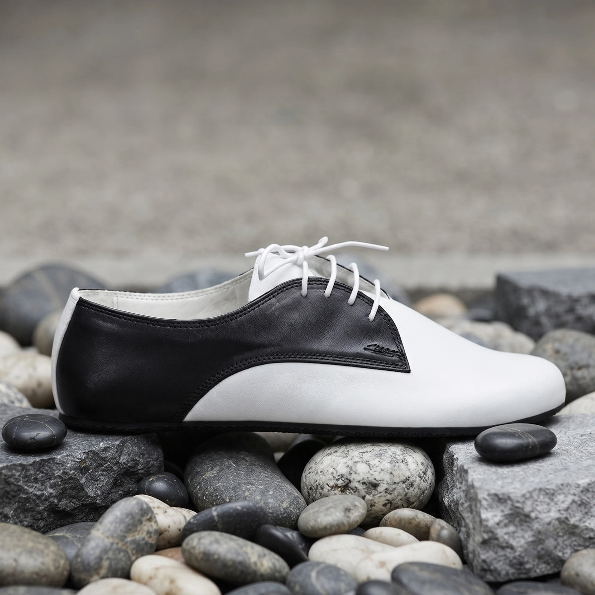 Smooth Barefoot Oxford Shoes – Rubber Sole – White-black