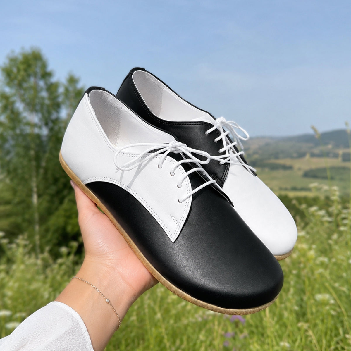 Smooth Barefoot Oxford Shoes – Classic Sole — Leather Sole – White-black
