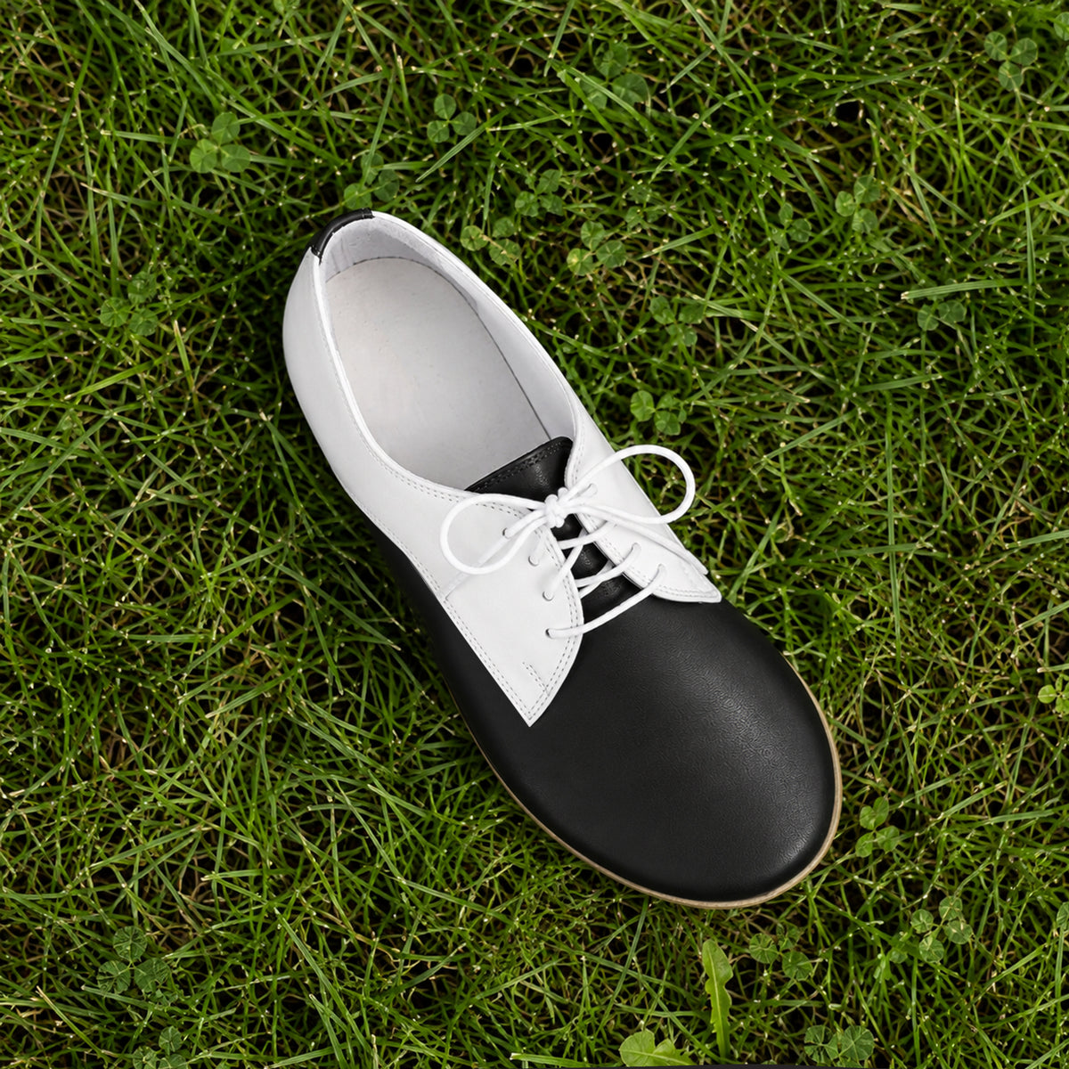 Smooth Barefoot Oxford Shoes – Classic Sole — Leather Sole – White-black